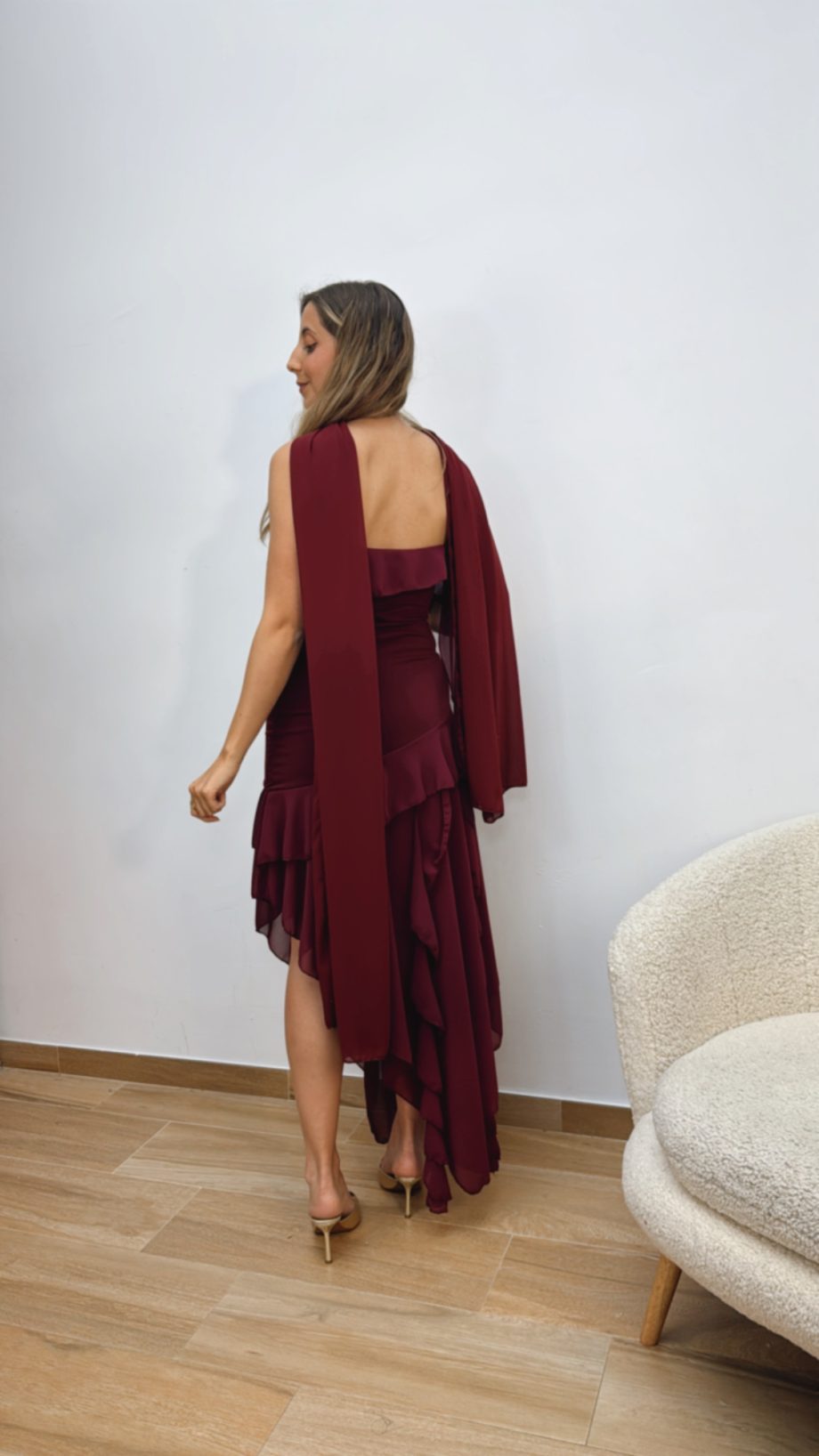 Vestido Burdeos Pico