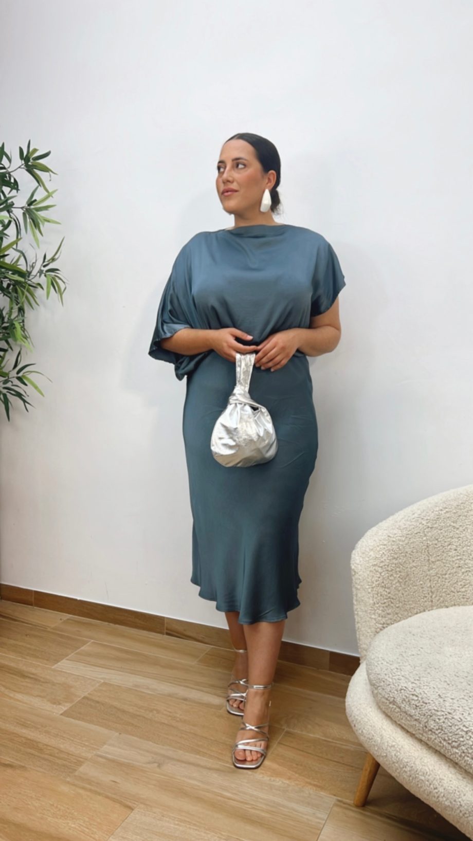 Blusa Satinada Tipo Capa Azul