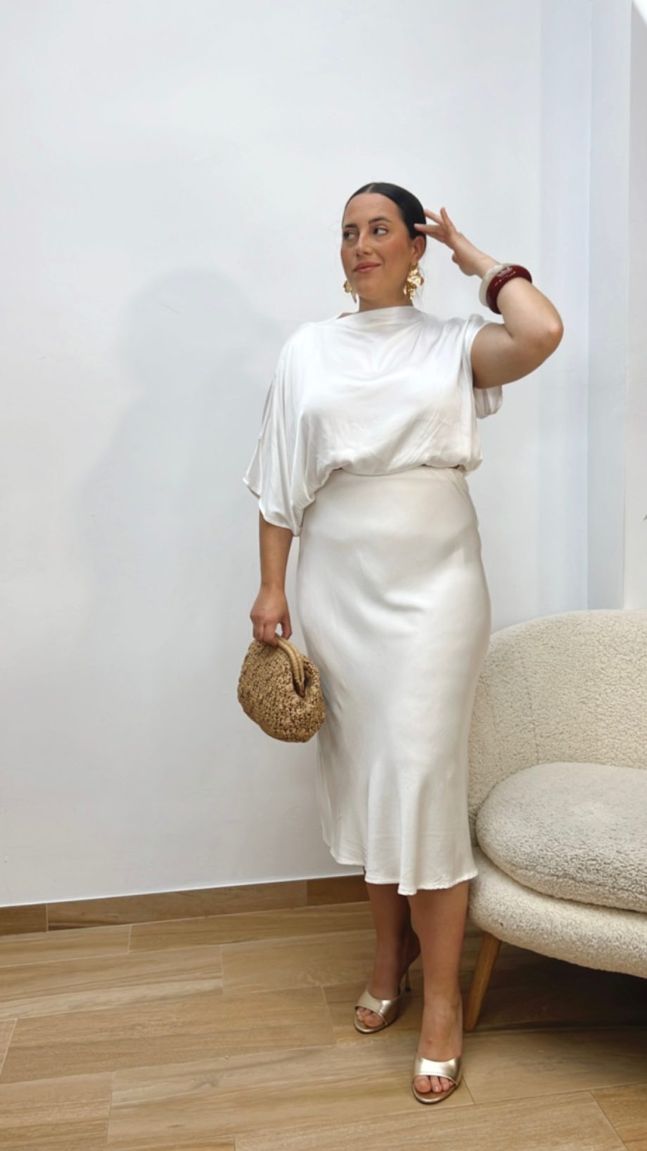 Blusa Satinada Tipo Capa Blanco Roto