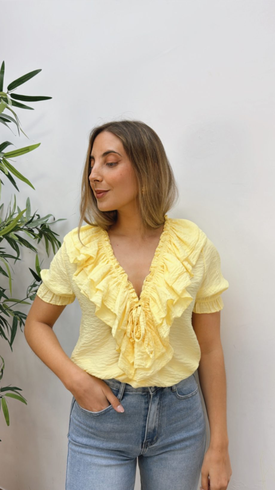 Blusa Doble Volante Amarilla