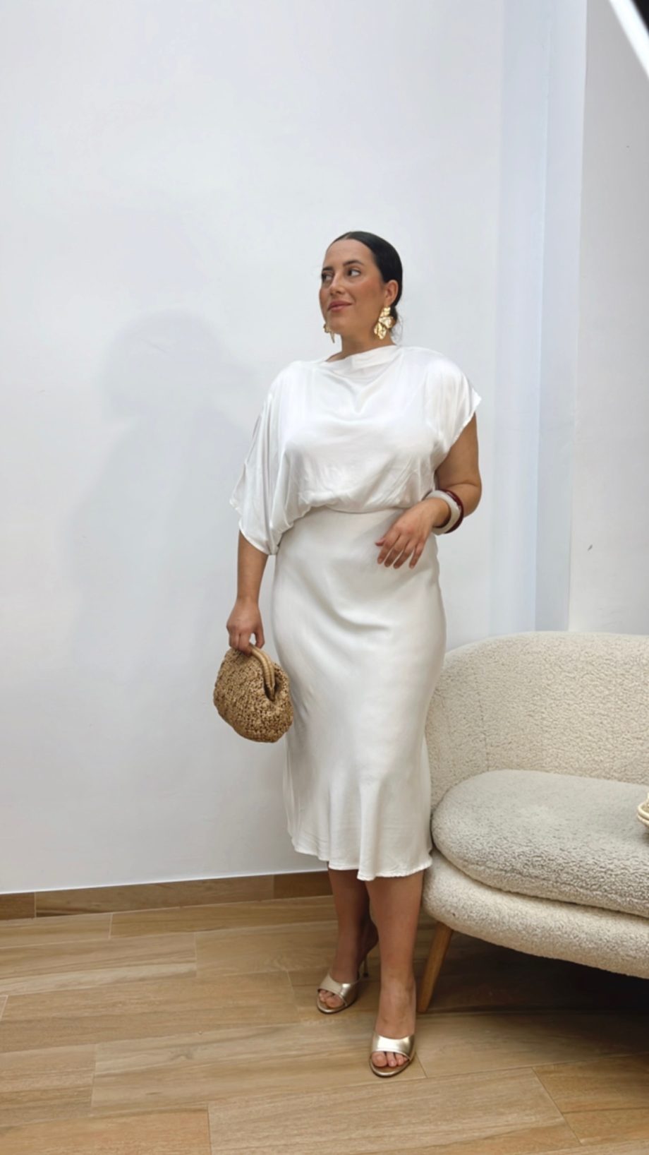 Blusa Satinada Tipo Capa Blanco Roto