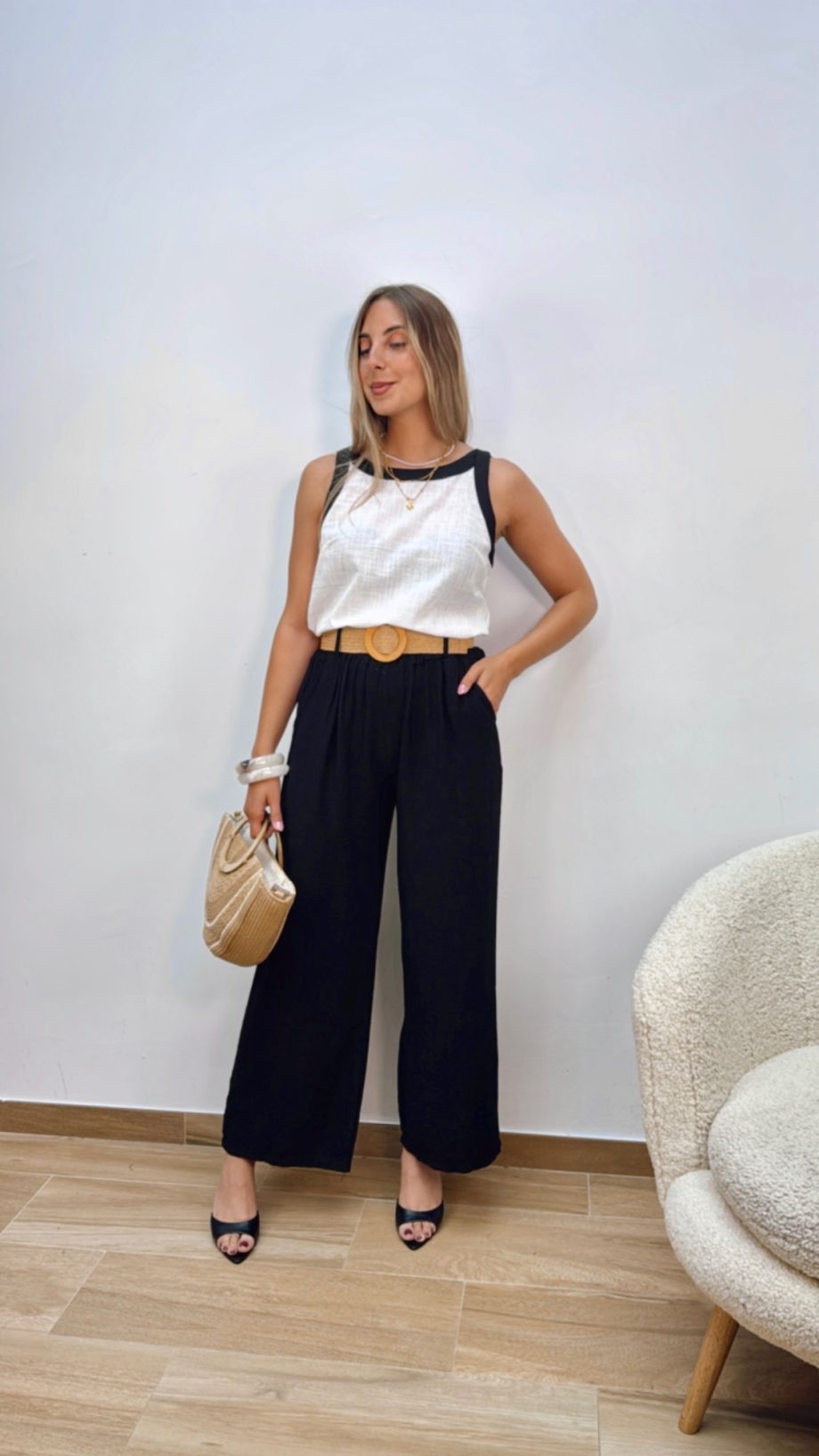 Blusa Sin Mangas Contraste Negro
