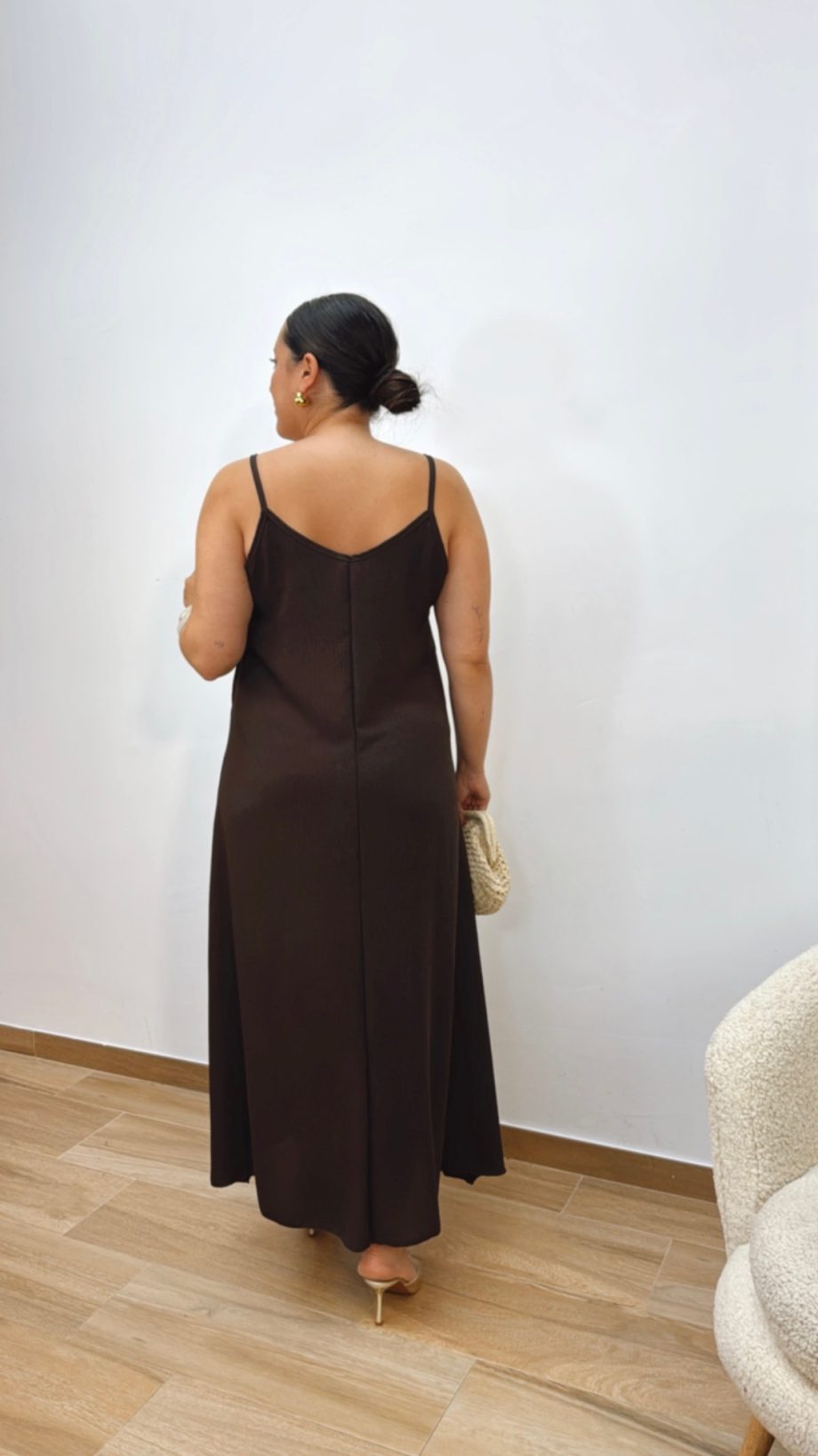 Vestido Fluido Hombreras Chocolate