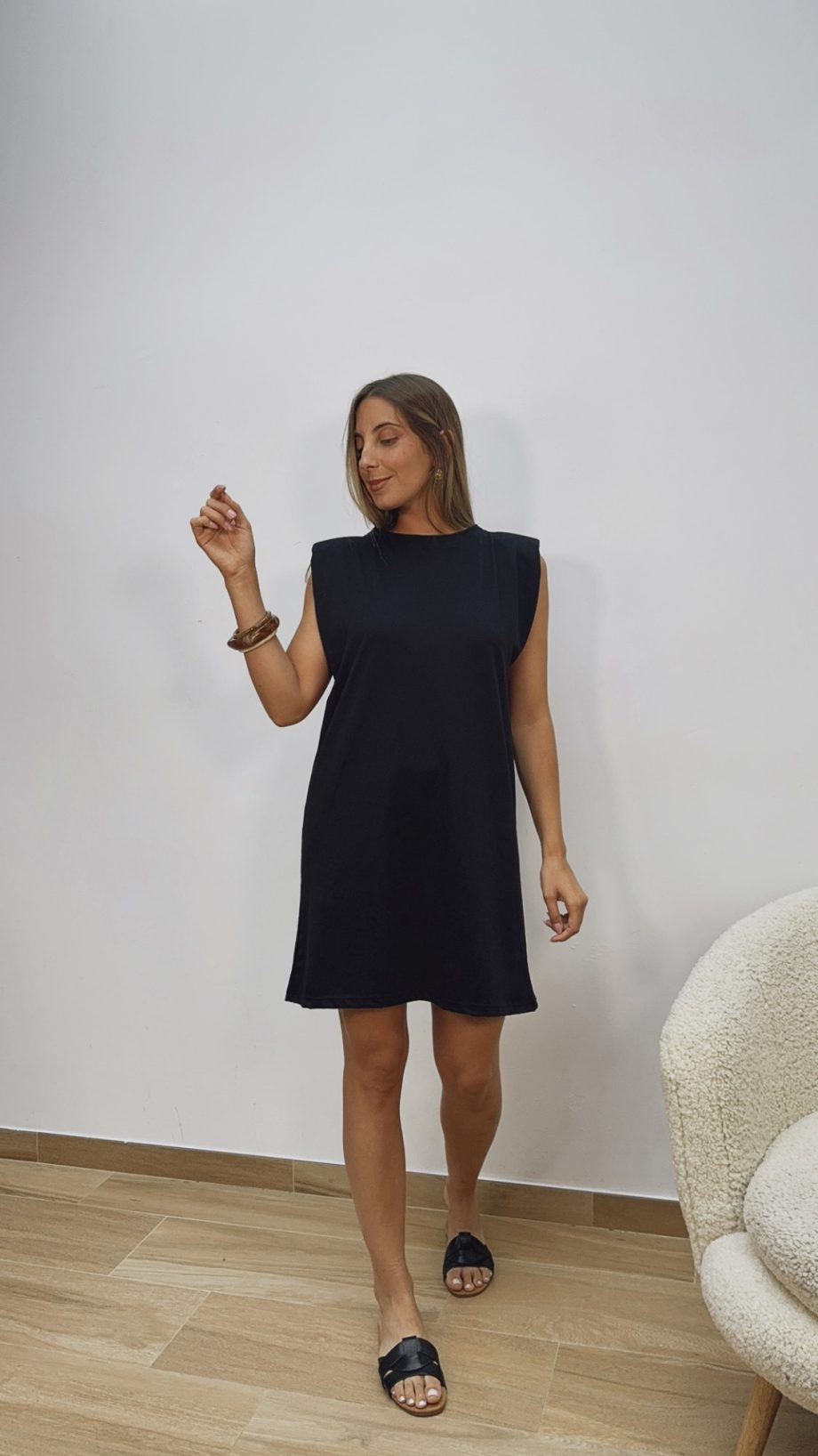 Vestido Mini Hombreras Negro