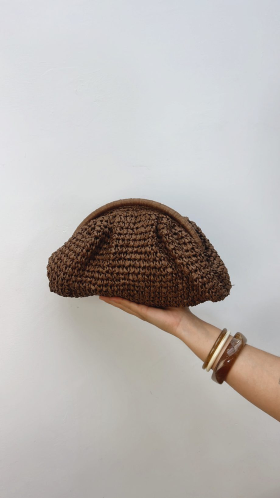 Bolso Rafia Choco Redondo