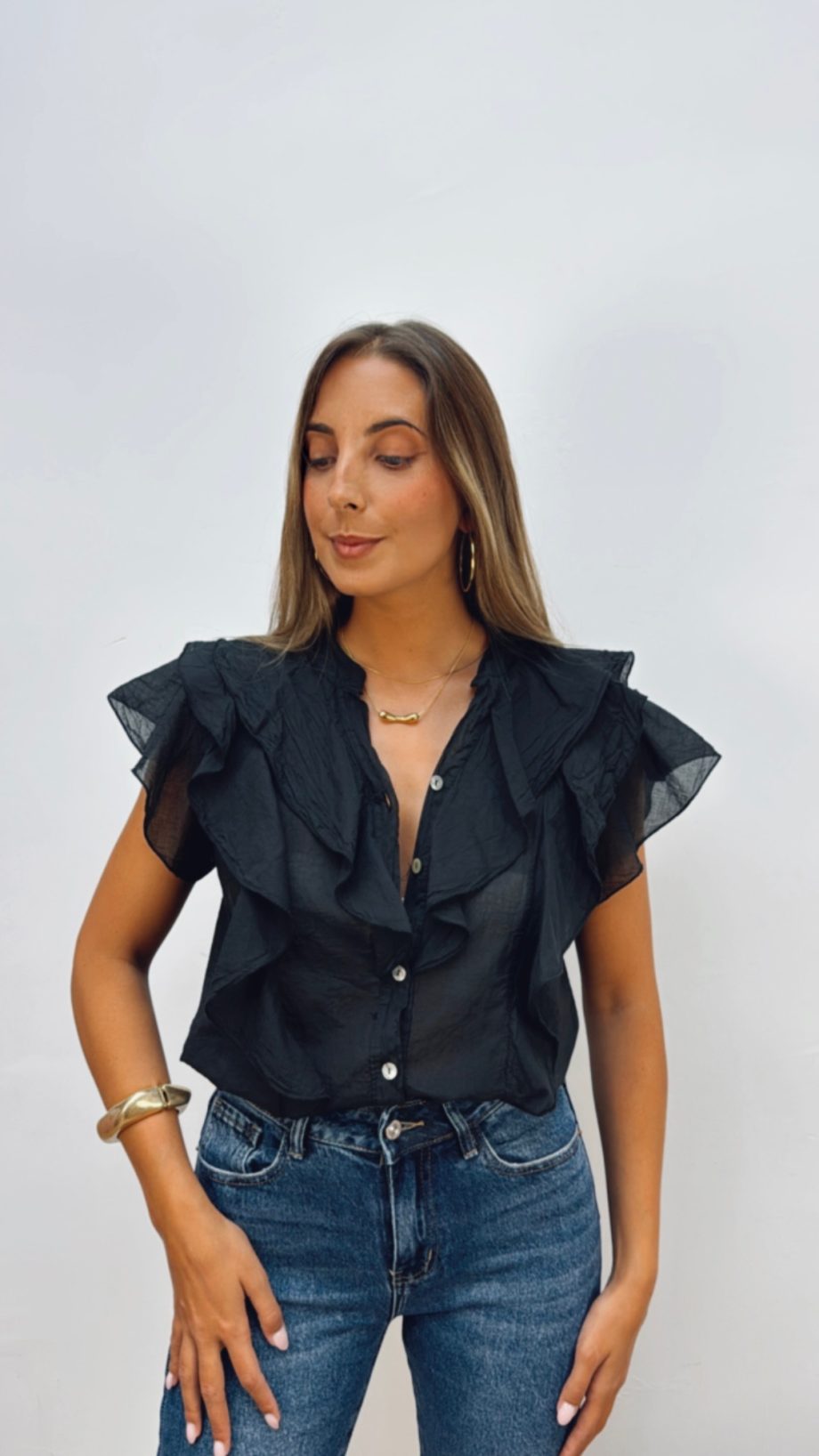 Blusa Volante Sin Mangas Negra