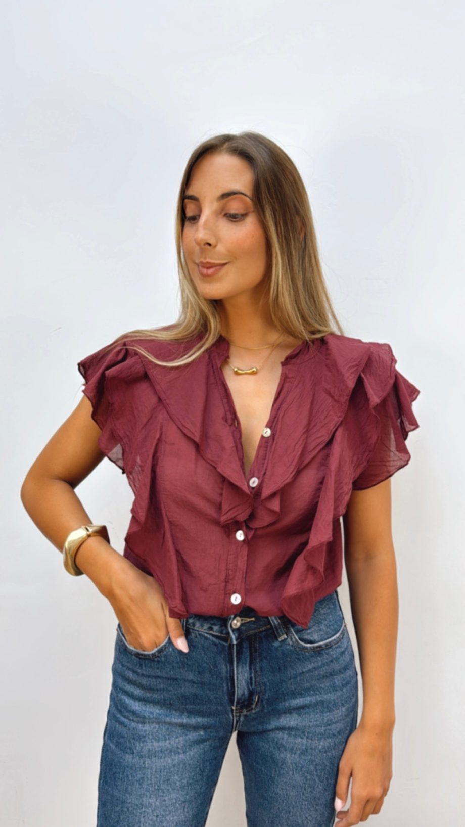 Blusa Volante Sin Mangas Burdeos