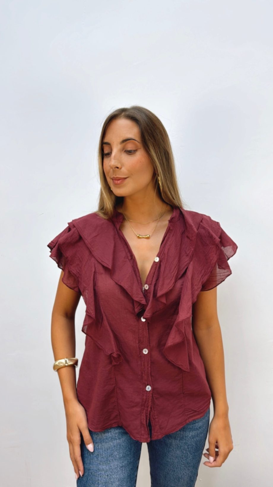 Blusa Volante Sin Mangas Burdeos