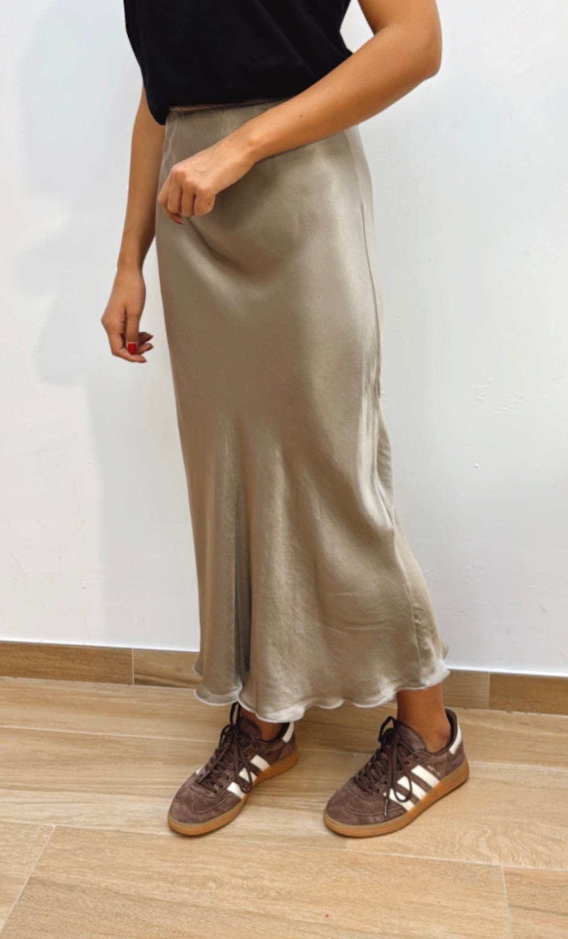 Falda Satinada Beige Grisáceo