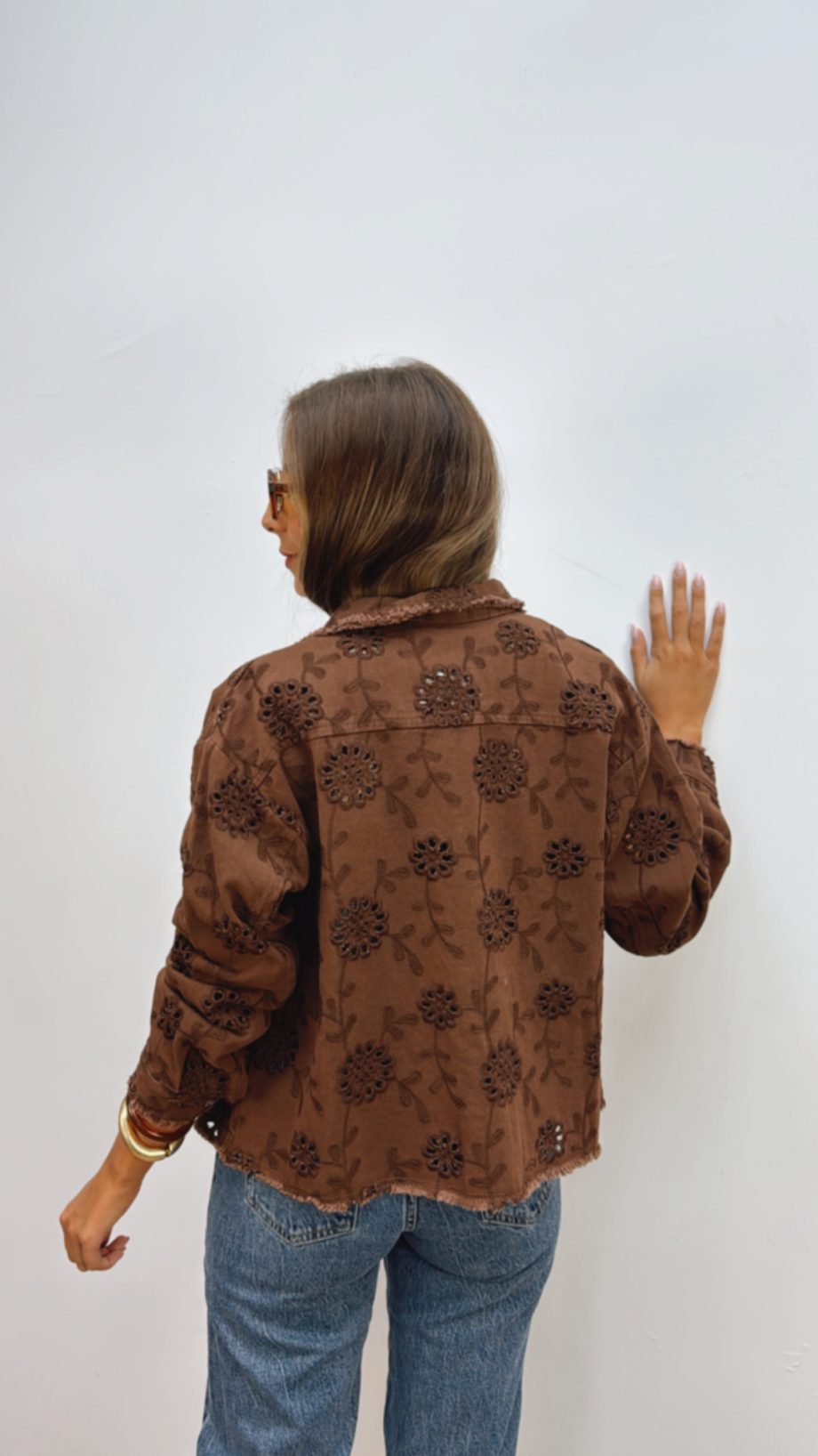Sobrecamisa Perforada Chocolate