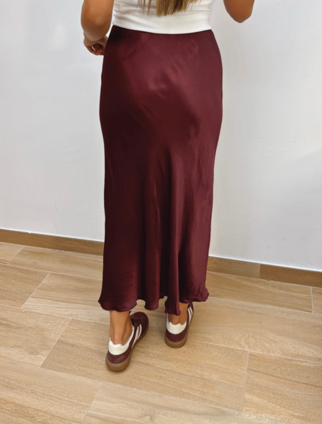 Falda Satinada Burdeos