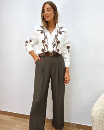 Pantalón Fluido Pinzas Cinturón Chocolate