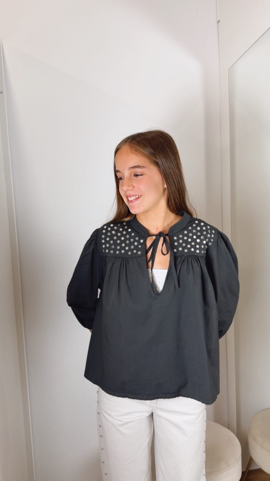 Blusa Tachas Gris Antracita