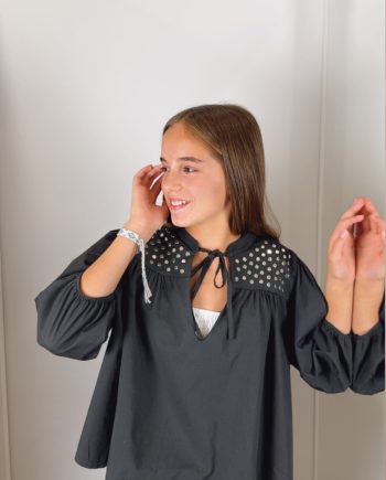 Blusa Tachas Gris Antracita