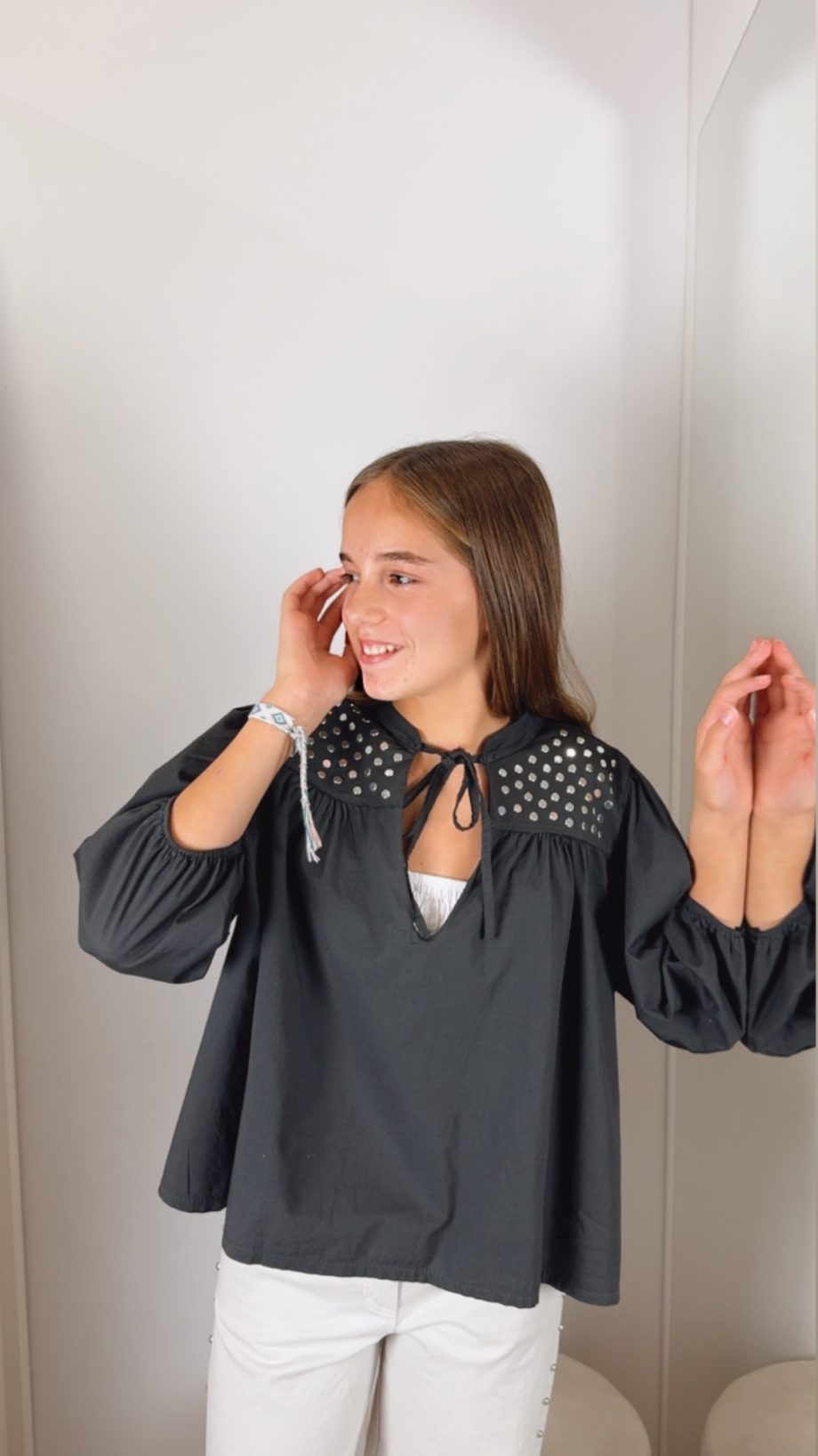 Blusa Tachas Gris Antracita