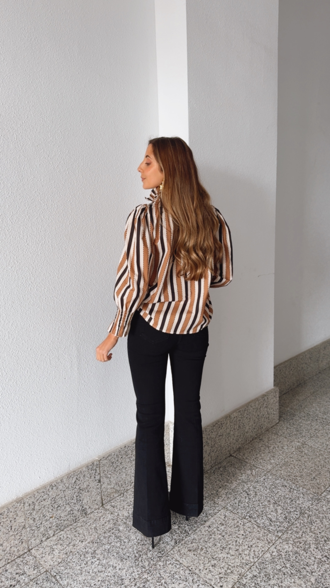 Blusa Cuello Ocre & Negro