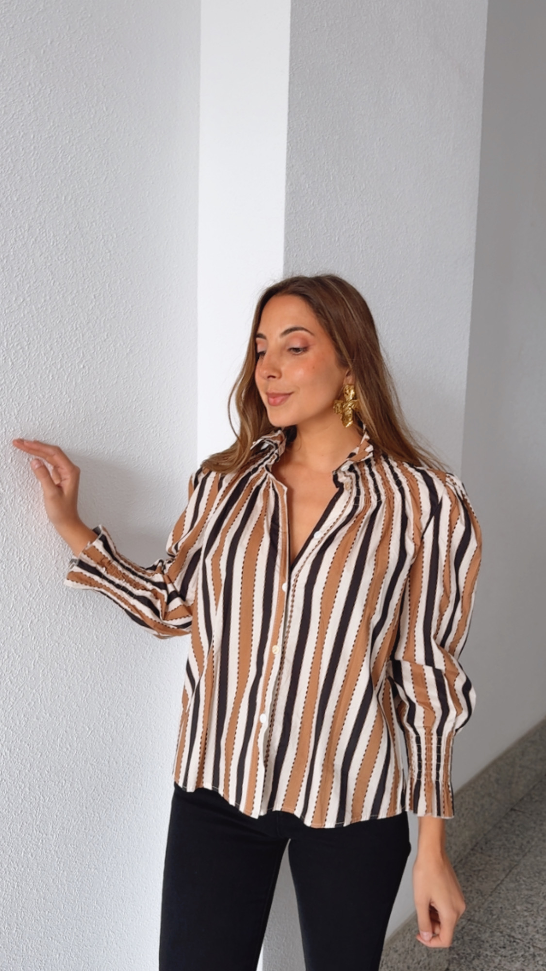 Blusa Cuello Ocre & Negro