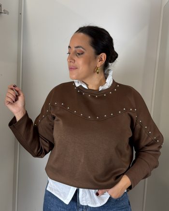 Sudadera Tachas Chocolate