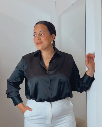 Blusa Satinada Negra