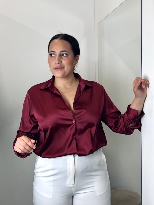 Blusa Satinada Burdeos