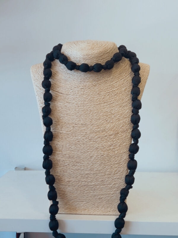 Collar Largo Textil Negro