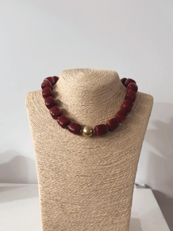 Collar Bolas Burdeos & Dorado