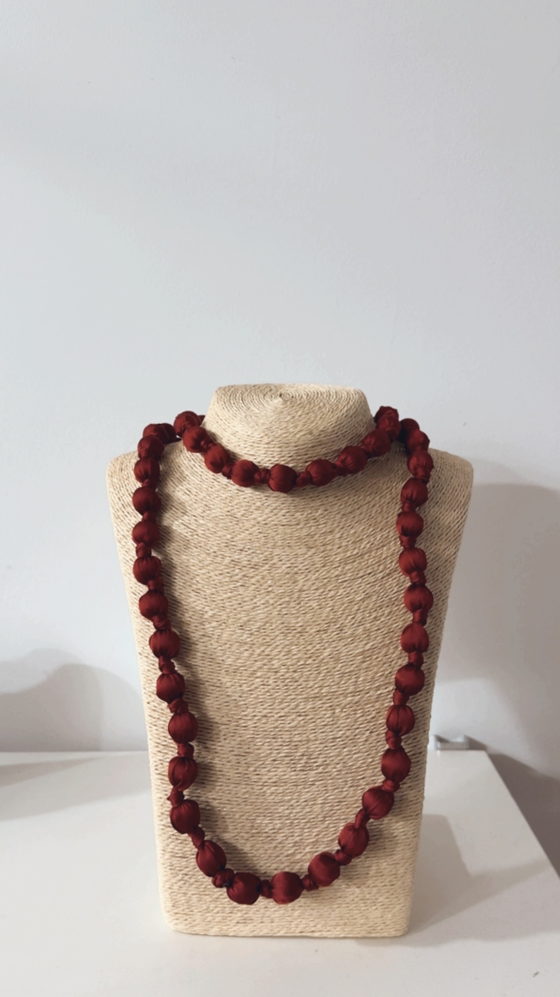 Collar Largo Textil Burdeos