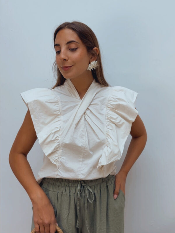 Blusa Volante Cuello Cruzado Beige