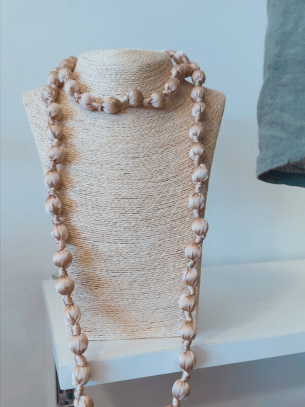 Collar Largo Textil Beige