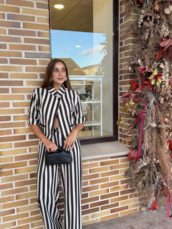 Conjunto Rayas Negro & Crudo