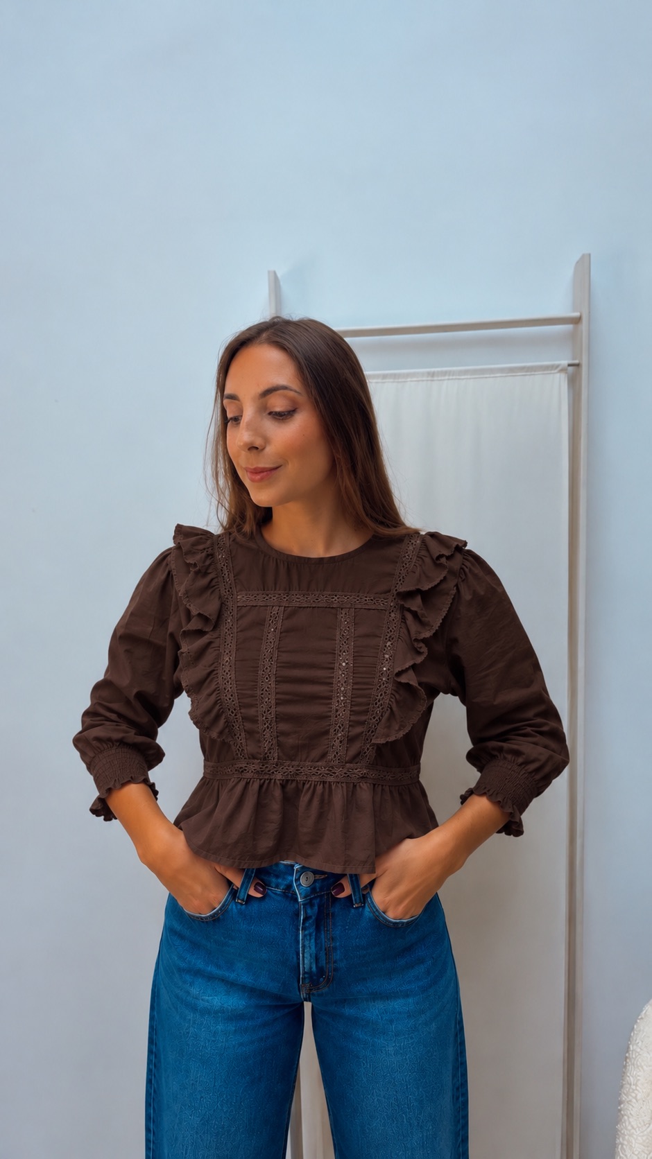 Blusa Chocolate Volante & Jaretas