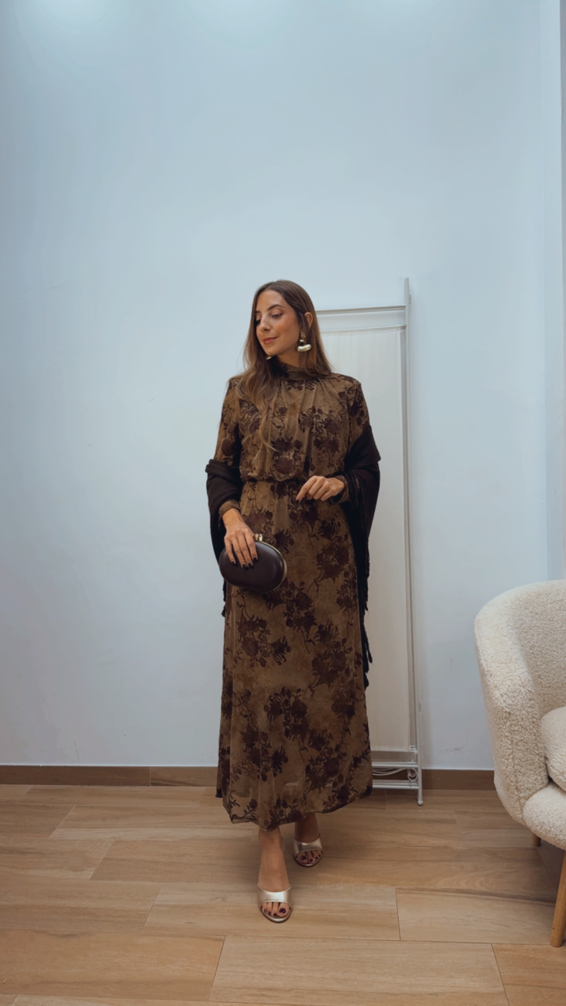 Vestido Caqui Bordados Chocolate