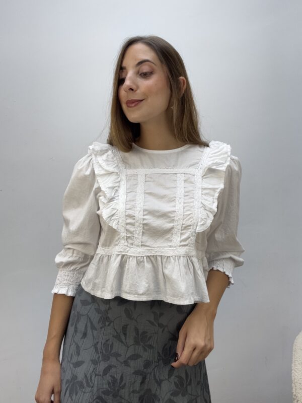 Blusa Blanca Volante & Jaretas