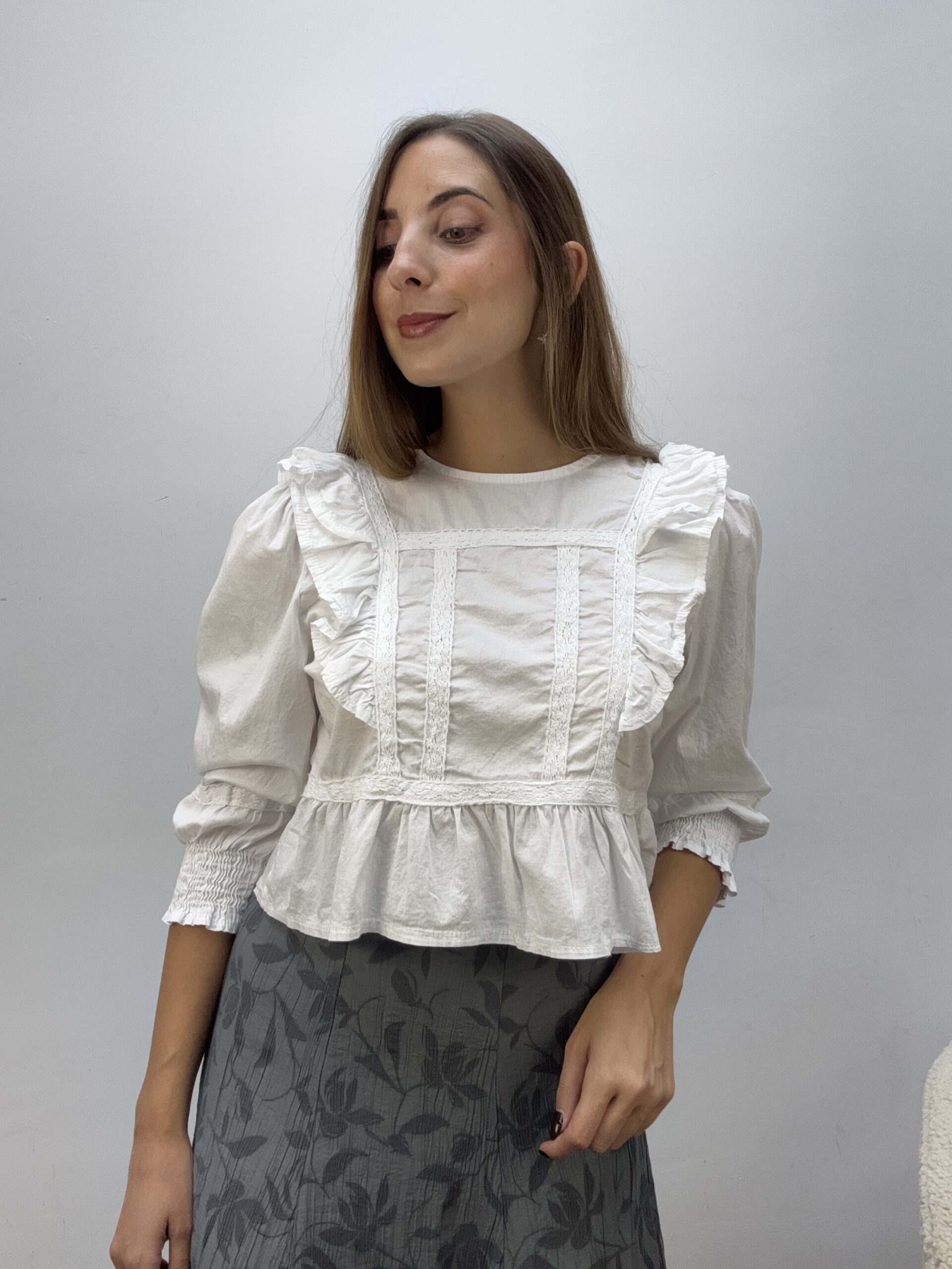 Blusa Blanca Volante & Jaretas