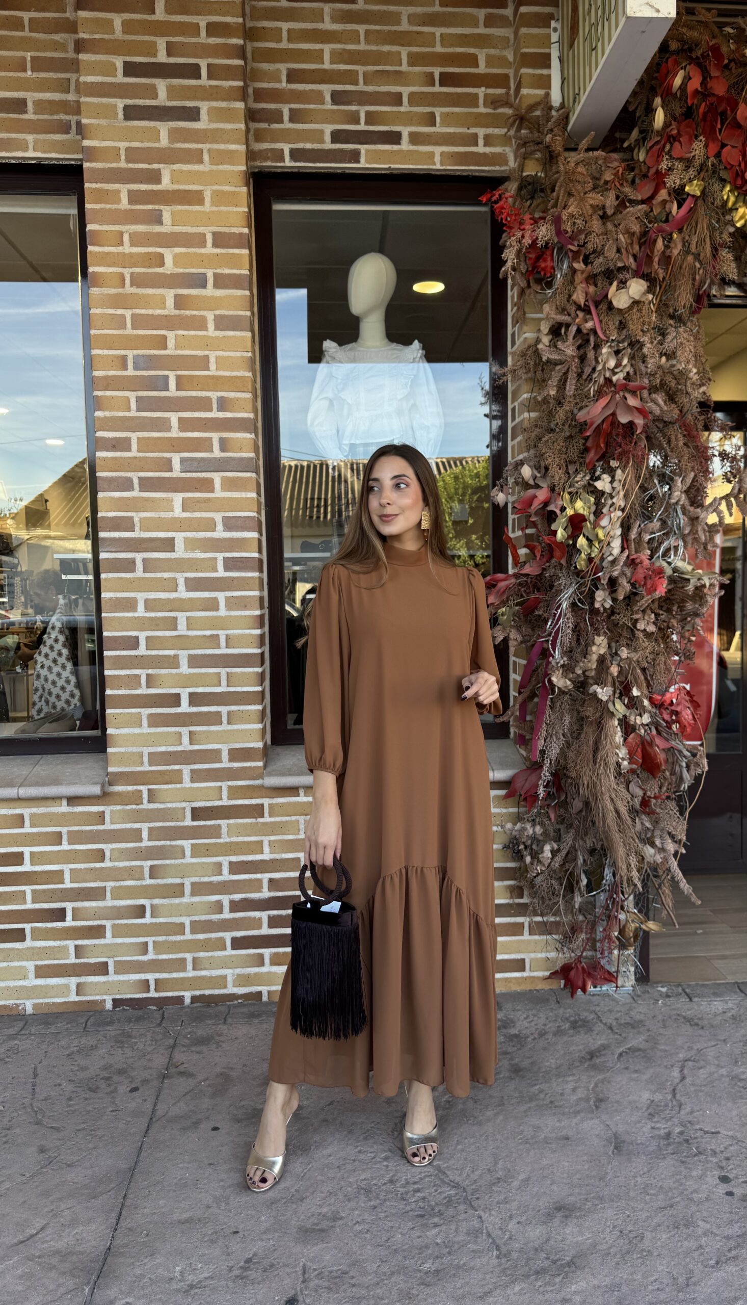 Vestido Gasa Volante Ocre
